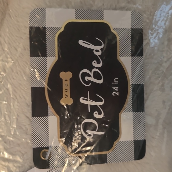 WOOF BRAND LIGHT GREEN AND WHITE PET BED. APPROXIMATELY 24" - Picture 7 of 7